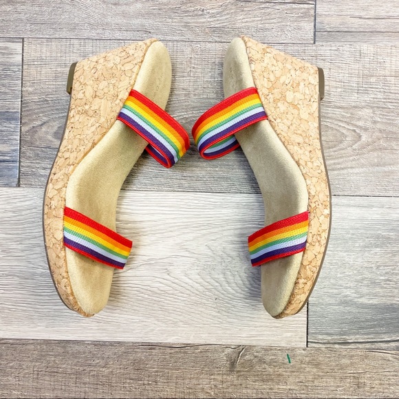 AEROSOLES Rainbow Stretchy Strap Cork Wedge Sandal - Picture 4 of 8